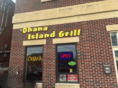 Store front of Ohana Island Grill