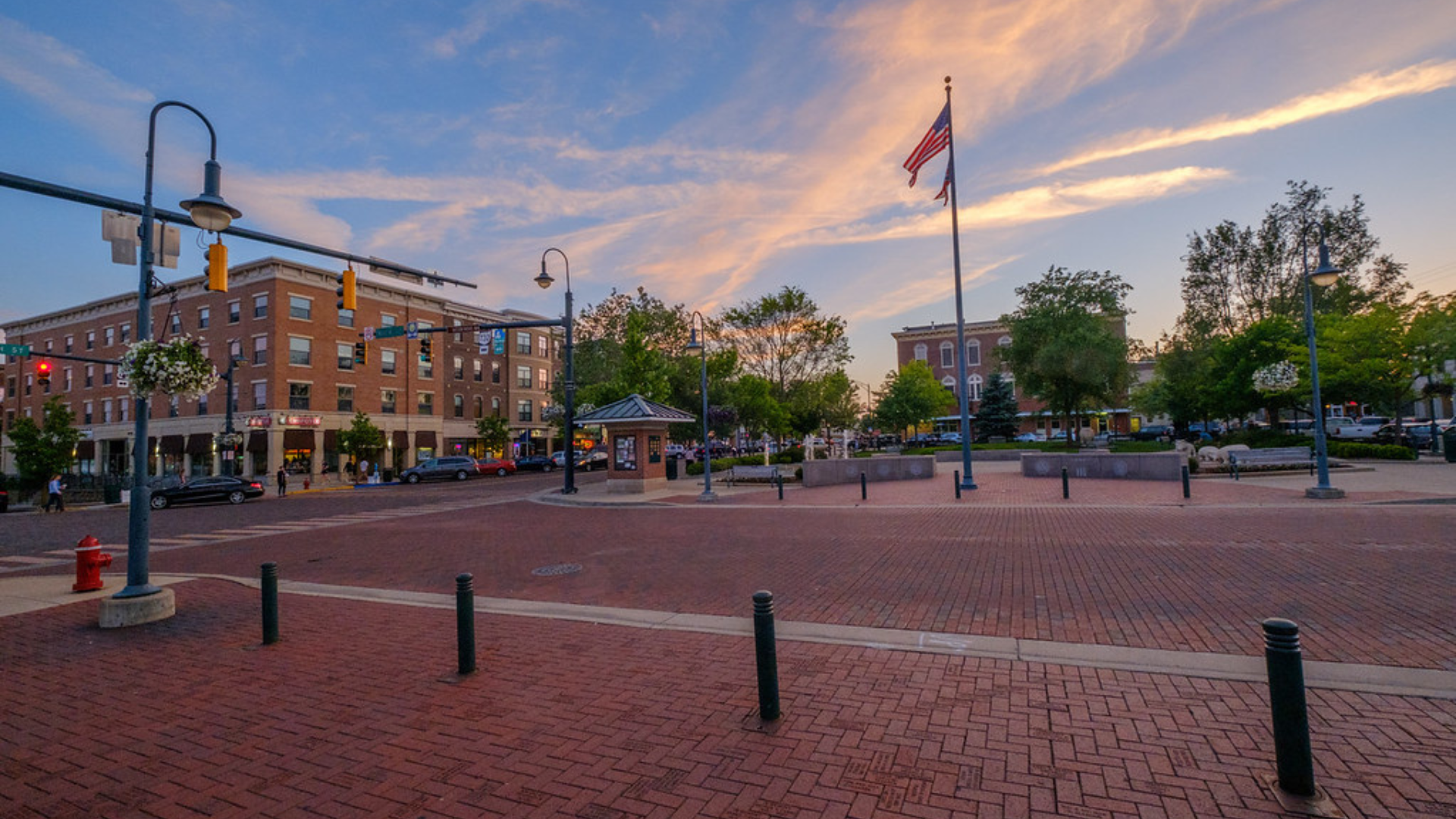 Photo of sunset at Uptown, Oxford facing Veterans Memorial.